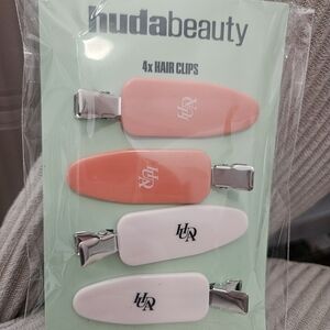 HUDA BEAUTY Coral And Light Pink Hair Clips.